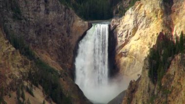 Sular inanılmaz düşük Yellowstone şelaleler, karıştırmak