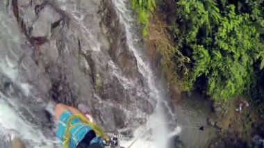 Kosta Rika Rappelling küçük şelaleler aşağı gidiş meydan okuma