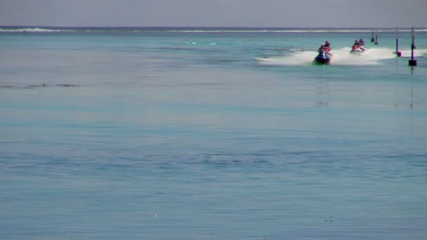 Montando Jetski Através Das Ondas Taiti Moorea Polinésia Francesa — Vídeo de Stock