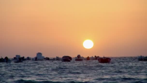 Los Barcos Observando Pacientemente Atardecer Cádiz España — Vídeo de stock