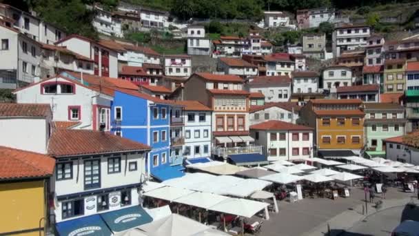 Pan Soldan Sağa Yakın Restoranlar Binalar Ile Aşağıda Rengarenk Boyalı — Stok video