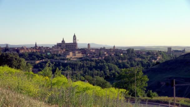 Weids Uitzicht Van Segovia Spanje Gebied Weergegeven Majestic Kerk Midden — Stockvideo