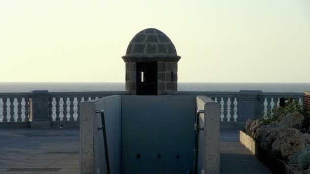 Piccola Torre Luminosa Della Passerella Cadice Che Può Essere Vista — Video Stock