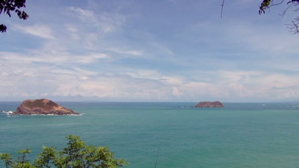 Aéreo Calmo Oceano Pacífico Verde Aquático Manuel Antonio Costa Rica — Vídeo de Stock