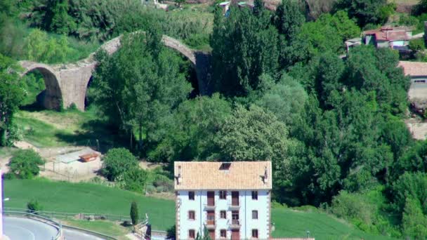 Kleine Huis Omringd Door Prachtige Groene Natuur Cardona Spanje — Stockvideo