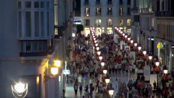 プラザ通りの街路灯の横に歩行時間の経過 マラガ スペイン人 — ストック動画