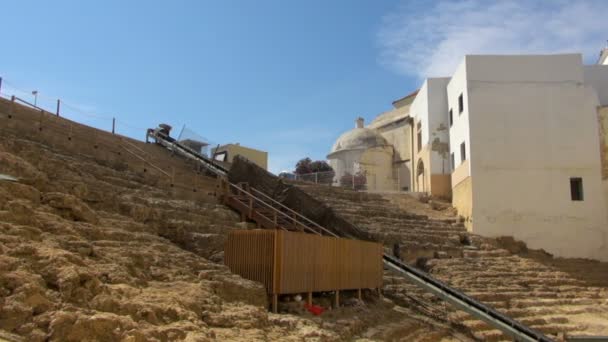 Pohled Některé Budov Některé Ruiny Amfiteátru Kroky Římské Divadlo Cádiz — Stock video
