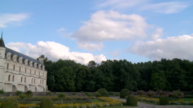 Pan: Grand Palace ve huzurlu yeşil avlu, Chateau de Chenonceau Fransa