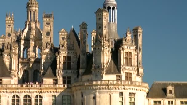 Zoom Out Pan Grand Chateau Chambord Palace Geraakt Door Zon — Stockvideo