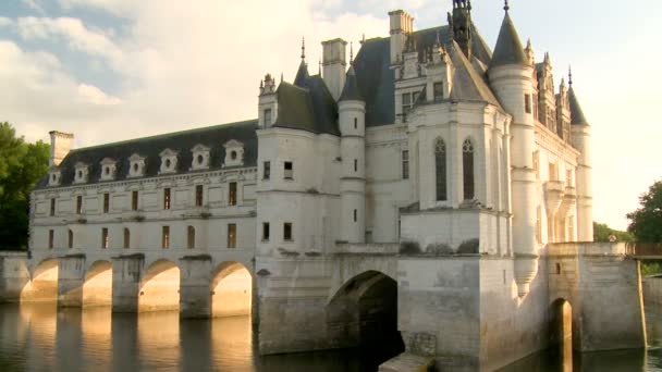 Det Gamla Slottet Och Den Blå Himlen Chenonceau Frankrike Solnedgång — Stockvideo