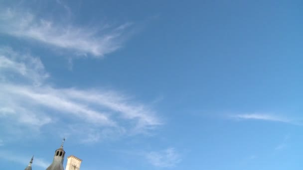 Schwenk Nach Unten Wunderschöner Blauer Himmel Des Chateau Chenonceau Mit — Stockvideo