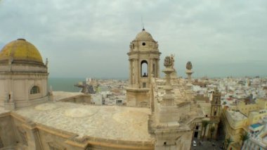 Cadiz şehri ve katedral görüntüleri.