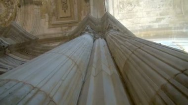 Yeni Salamanca Cathedral İspanya kubbe içine bakarak görünümü döndürme