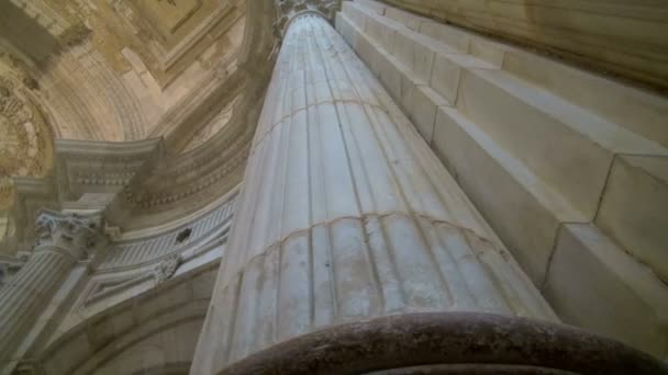 Roterande Visa Tittar Upp Insidan Kupolen Den Nya Katedralen Salamanca — Stockvideo