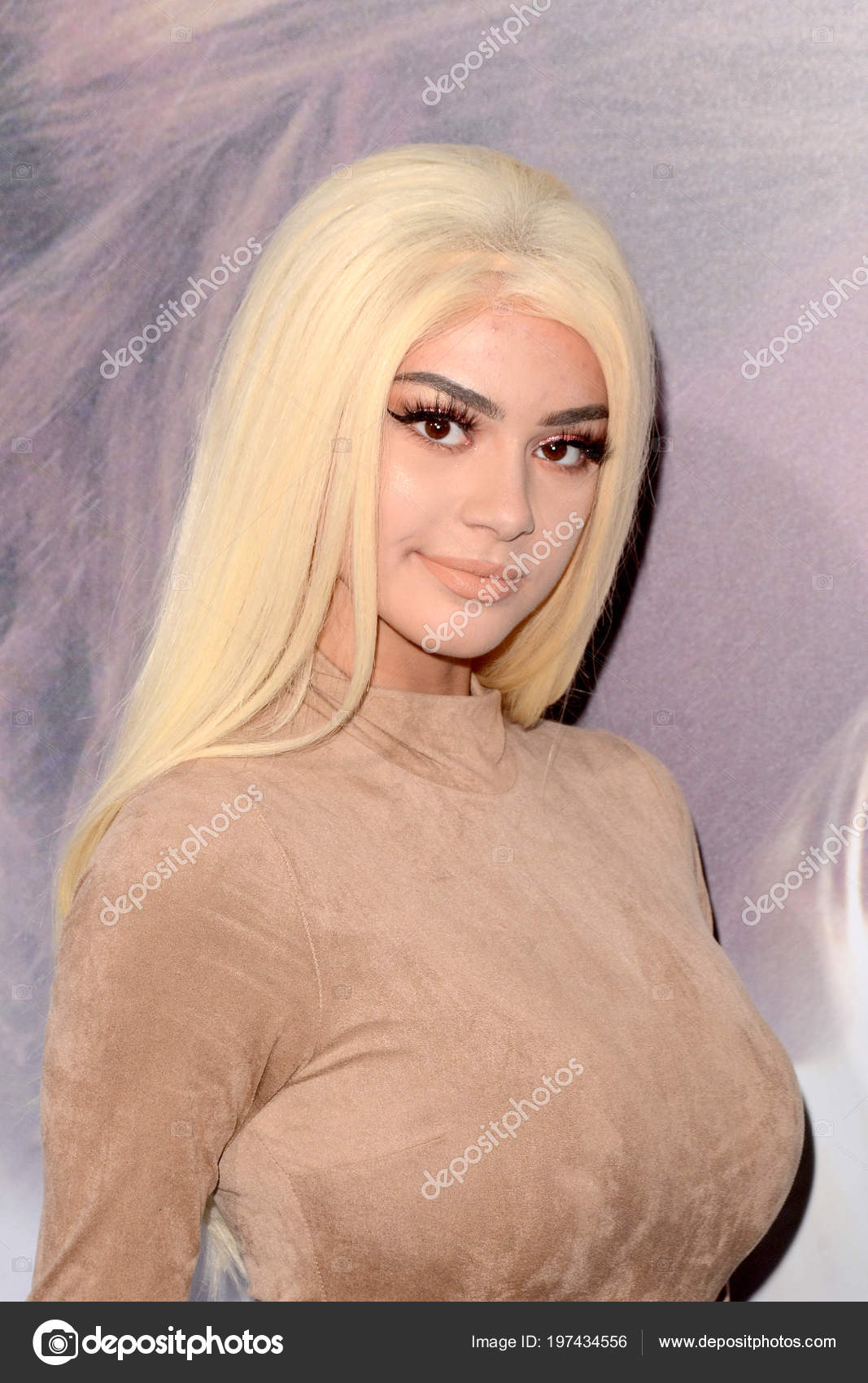 Los Angeles May Kristen Hancher Adrift World Premiere Regal Live – Stock  Editorial Photo © Jean_Nelson #197434556