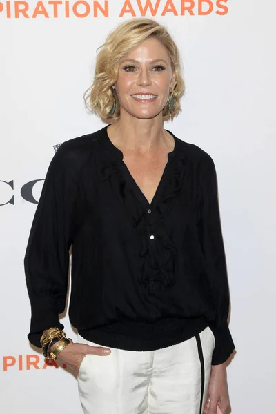 Los Angeles Haziran Julie Bowen Ilham Ödülleri Nde Haziran 2018 — Stok fotoğraf