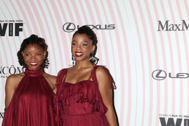Los Angeles - 13 Haziran: Chloe Bailey, Halle Bailey adlı Film 2018 kristal kadınlarda + Lucy Ödülleri'nde Beverly Hills, Ca üzerinde 13 Haziran 2018 Beverly Hilton Otel