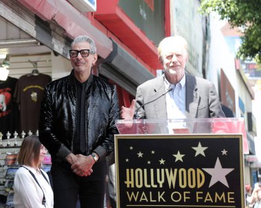 Los Angeles - 14 Haziran: Jeff Goldblum, Ed Begley Jr Jeff Goldblum Hollywood Bulvarı'nda bir yıldız ile 14 Haziran 2018 Los Angeles, Ca onurlandıran töreninde