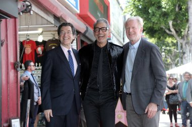 Los Angeles - 14 Haziran: Norm Eisen, Jeff Goldblum ve Ed Begley Jr Jeff Goldblum Hollywood Bulvarı'nda bir yıldız ile 14 Haziran 2018 Los Angeles, Ca onurlandıran töreninde