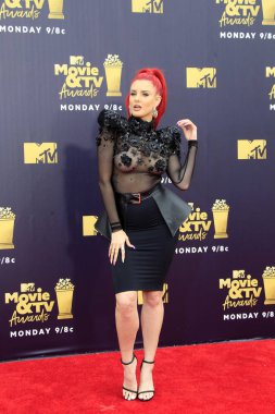 Los Angeles - Jun 16: Justina Sevgililer 2018 Mtv film ve Televizyon Ödülleri'nde 16 Haziran 2018 Barker askıda Santa Monica, Ca