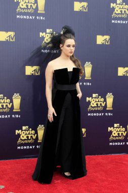 Los Angeles - Jun 16: Katherine Langford 2018 Mtv film ve Televizyon Ödülleri'nde 16 Haziran 2018 Barker askıda Santa Monica, Ca