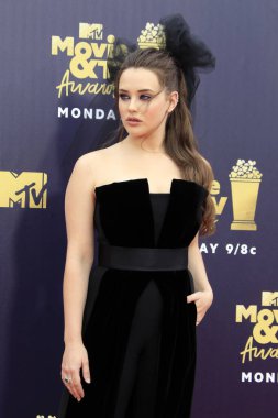 Los Angeles - Jun 16: Katherine Langford 2018 Mtv film ve Televizyon Ödülleri'nde 16 Haziran 2018 Barker askıda Santa Monica, Ca
