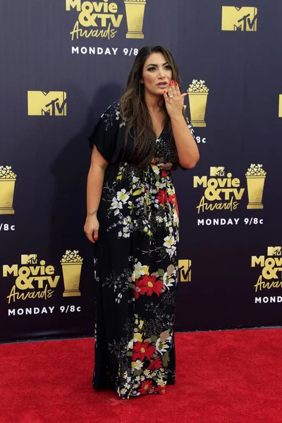 Los Angeles - Jun 16: Deena Cortese 2018 Mtv film ve Televizyon Ödülleri'nde 16 Haziran 2018 Barker askıda Santa Monica, Ca