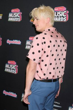 Los Angeles - 22 Haziran: Charlie Puth üzerinde 22 Haziran 2018 Loews Hotel Los Angeles, Ca 2018 radyo Disney Müzik Ödülleri'nde