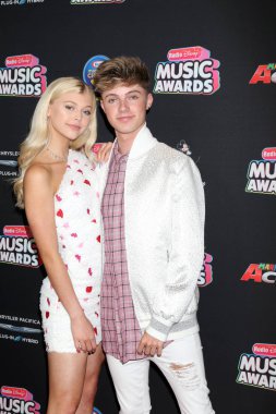 Los Angeles - 22 Haziran: Loren gri, Hrvy üzerinde 22 Haziran 2018 Loews Hotel Los Angeles, Ca 2018 radyo Disney Müzik Ödüllerinde