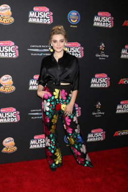 Los Angeles - 22 Haziran: Meg Donnelly üzerinde 22 Haziran 2018 Loews Hotel Los Angeles, Ca 2018 radyo Disney Müzik Ödülleri'nde