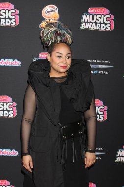 Los Angeles - 22 Haziran: Raven Symone üzerinde 22 Haziran 2018 Loews Hotel Los Angeles, Ca 2018 radyo Disney Müzik Ödülleri'nde