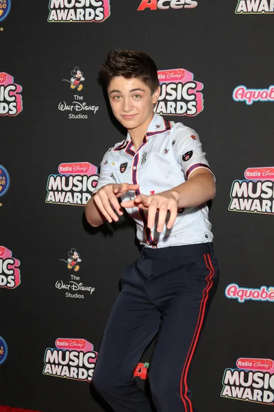 Los Angeles - 22 Haziran: Asher melek 2018 radyo Disney Müzik Ödülleri Loews Hotel adlı 22 Haziran 2018 Los Angeles, Ca
