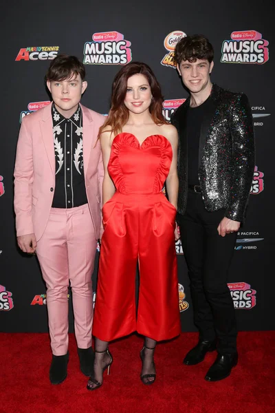 Los Angeles - 22 Haziran: Echosmith, Graham Sierota, Sydney Sierota, Noah Sierota üzerinde 22 Haziran 2018 Loews Hotel Los Angeles, Ca 2018 radyo Disney Müzik Ödülleri'nde