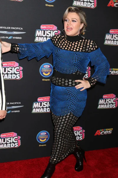 Los Angeles - 22 Haziran: Kelly Clarkson üzerinde 22 Haziran 2018 Loews Hotel Los Angeles, Ca 2018 radyo Disney Müzik Ödülleri'nde