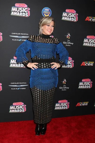 Los Angeles - 22 Haziran: Kelly Clarkson üzerinde 22 Haziran 2018 Loews Hotel Los Angeles, Ca 2018 radyo Disney Müzik Ödülleri'nde