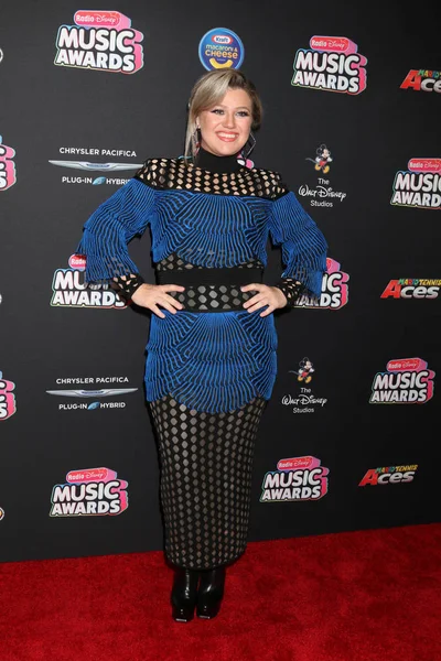 Los Angeles - 22 Haziran: Kelly Clarkson üzerinde 22 Haziran 2018 Loews Hotel Los Angeles, Ca 2018 radyo Disney Müzik Ödülleri'nde