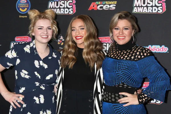 Los Angeles - 22 Haziran: Maddie Poppe, Brynn Cartelli, Kelly Clarkson üzerinde 22 Haziran 2018 Loews Hotel Los Angeles, Ca 2018 radyo Disney Müzik Ödülleri'nde