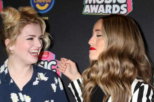 Los Angeles - 22 Haziran: Maddie Poppe, Brynn Cartelli üzerinde 22 Haziran 2018 Loews Hotel Los Angeles, Ca 2018 radyo Disney Müzik Ödüllerinde