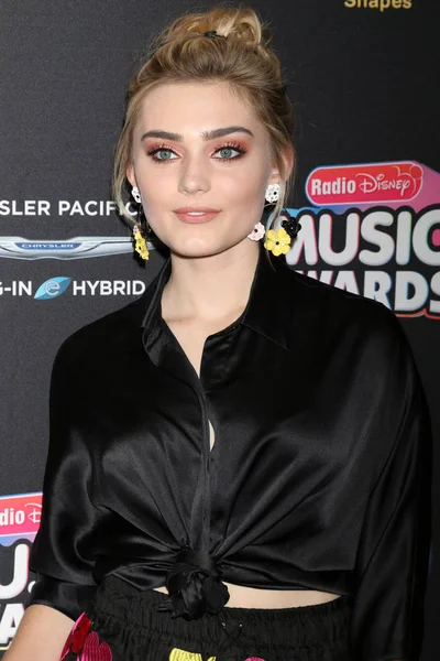 Los Angeles - 22 Haziran: Meg Donnelly üzerinde 22 Haziran 2018 Loews Hotel Los Angeles, Ca 2018 radyo Disney Müzik Ödülleri'nde