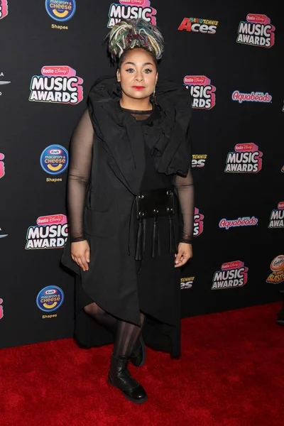 Los Angeles - 22 Haziran: Raven Symone üzerinde 22 Haziran 2018 Loews Hotel Los Angeles, Ca 2018 radyo Disney Müzik Ödülleri'nde