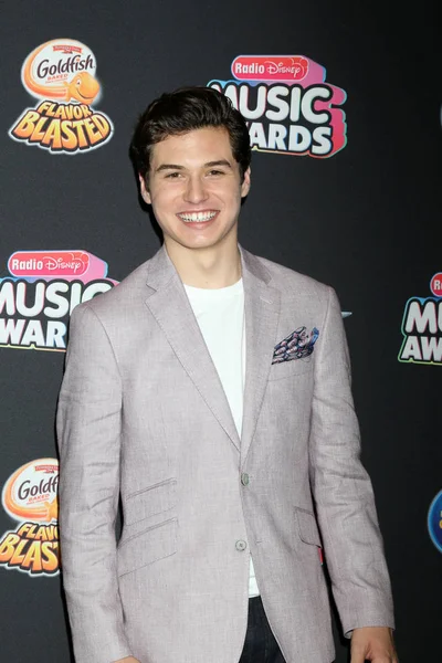 Los Angeles - 22 Haziran: Sean Oliu üzerinde 22 Haziran 2018 Loews Hotel Los Angeles, Ca 2018 radyo Disney Müzik Ödülleri'nde