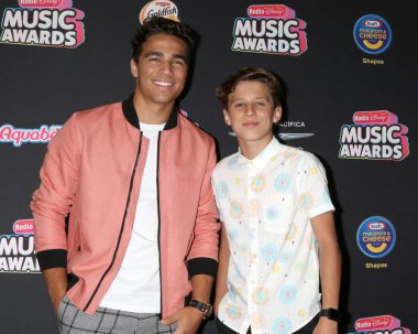 Los Angeles - 22 Haziran: Cb30, Christian Clementi, Brody Clementi üzerinde 22 Haziran 2018 Loews Hotel Los Angeles, Ca 2018 radyo Disney Müzik Ödülleri'nde