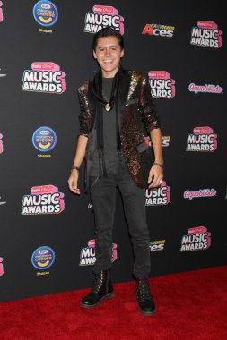 Los Angeles - 22 Haziran: Isaak Presley üzerinde 22 Haziran 2018 Loews Hotel Los Angeles, Ca 2018 radyo Disney Müzik Ödülleri'nde