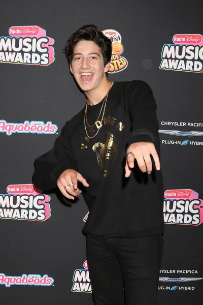 Los Angeles Jun Milo Manheim 2018 Radio Disney Music Awards — Stockfoto