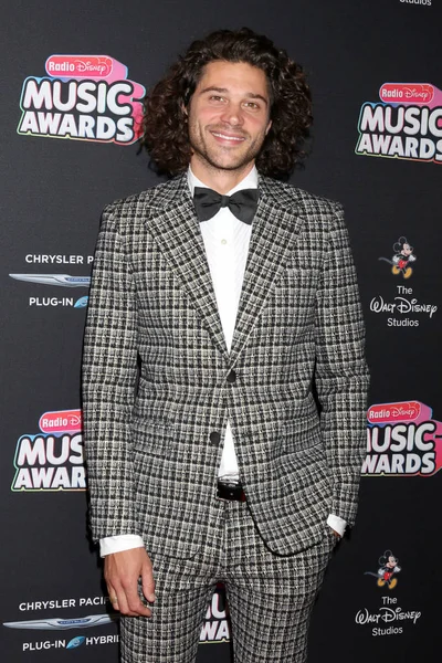 Los Angeles - 22 Haziran: Trent Garrett üzerinde 22 Haziran 2018 Loews Hotel Los Angeles, Ca 2018 radyo Disney Müzik Ödülleri'nde