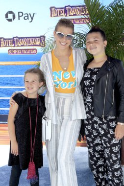 Los Angeles - Haziran 30: Beatrix Sweetin Coyle, Jodie Sweetin, Zoie Herpin, 