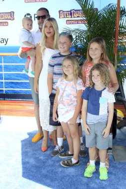 Los Angeles - Haziran 30: Dean Mcdermott, Tori Spelling, çocuklara 