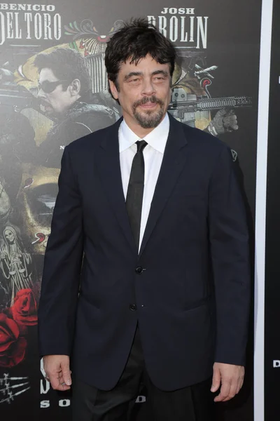 Los Angeles Jun Benicio Del Toro Sicario Day Soldado Premiere - Stock-foto