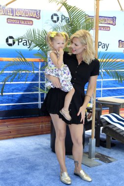 Los Angeles - Haziran 30: Kimberly Caldwell Harvey, Harlow Harvey, 