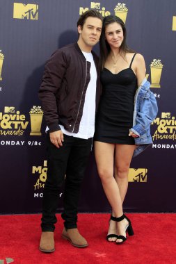 Los Angeles - Jun 16: Cody Ko, Kelsey Kreppel, 2018 Mtv film ve Televizyon Ödülleri'nde 16 Haziran 2018 Barker askıda Santa Monica, Ca